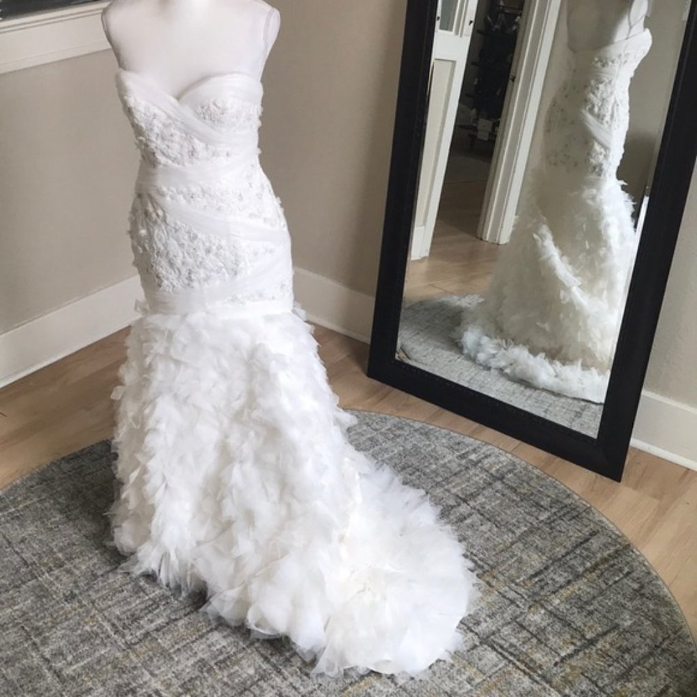 Size 6 NWT ivory strapless 3D floral fit and flare
